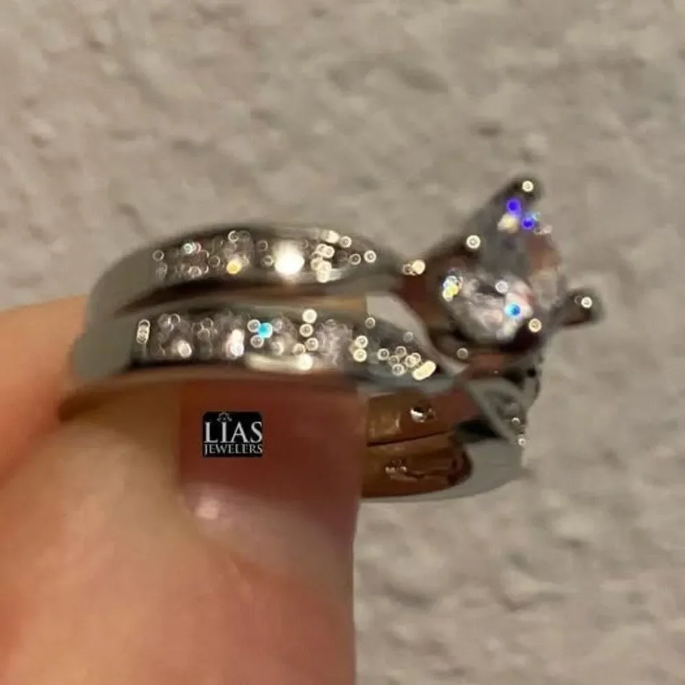 New 18k white gold wedding ring set